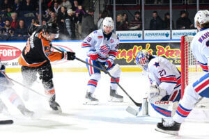 Robertson Rocks Home Winner in the 8th Round